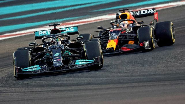 F1: Hamilton y Verstappen volaron en los ensayos libres