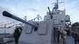 Tres buques de la Armada Argentina frente al Monumento Nacional a la Bandera, en la zona de La Fluvial. Tres buques de la Armada Argentina frente al Monumento Nacional a la Bandera, en la zona de La Fluvial.