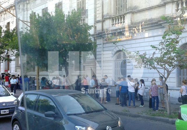 Así se encontraba el Registro Civil a primera hora de este viernes.