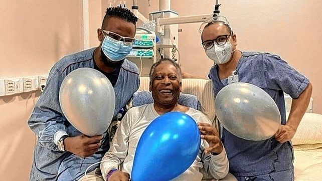 Pelé recibió el alta médica y pasará las Fiestas en su casa