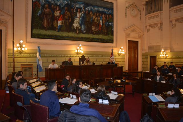 Compromiso. La iniciativa tiende a fortalecer el sistema democrático.
