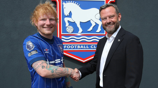 Ed Sherran es accionista y fanático de Ipswich Town