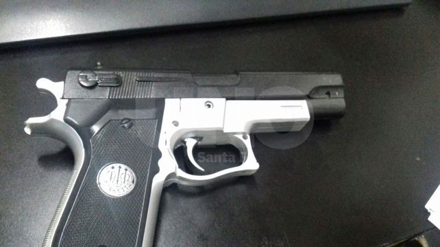 El arma usada en el asalto al carnicero había sido robada a un penitenciario de Vera