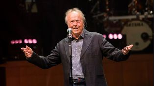 El cantante&nbsp; Joan Manuel Serrat anunció su despedida de los escenarios.