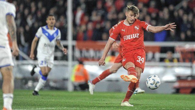 Matías Giménez marcó los dos goles de Independiente.