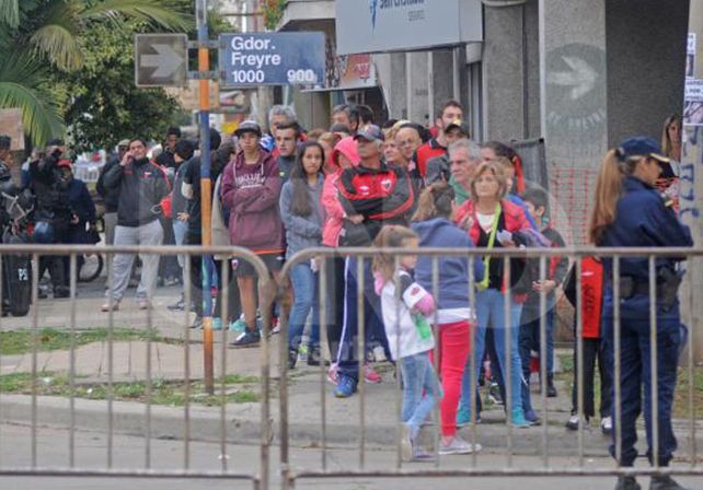 La previa del clásico: a puro chori, asado y amigos