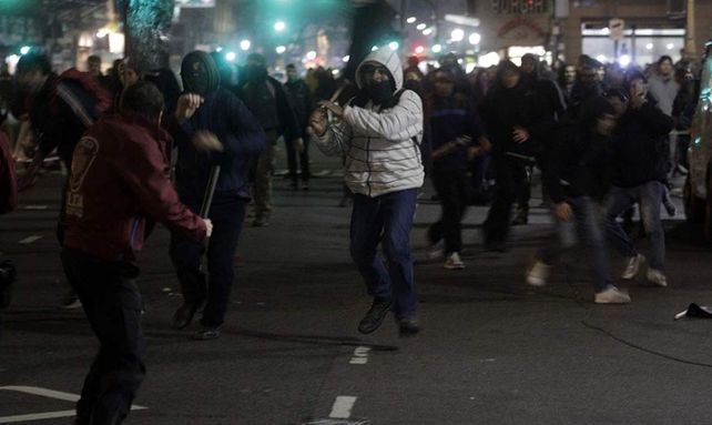 Incidentes frente al Congreso en la protesta por la desaparición de Santiago Maldonado