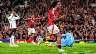 Manchester United, con Martínez y Garnacho, superó 1-0 a Fulham en el inicio de la Premier League.