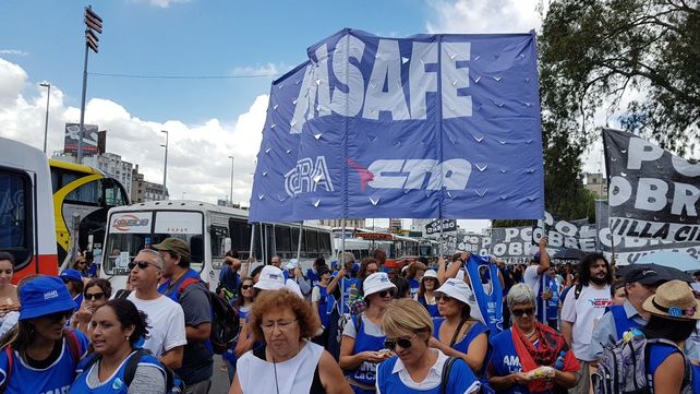 Los gremios santafesinos arriban a Buenos Aires para marchar contra las políticas del gobierno