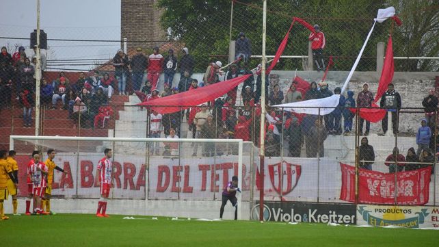 El Decano debutó con una derota ante Flandria como local