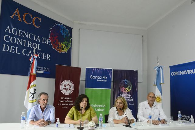 La ministra Vizzotti dijo en Santa Fe que no hay vacunas vencidas contra el coronavirus La ministra Vizzotti dijo en Santa Fe que no hay vacunas vencidas contra el coronavirus