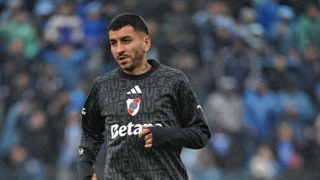 Correa titular en River.