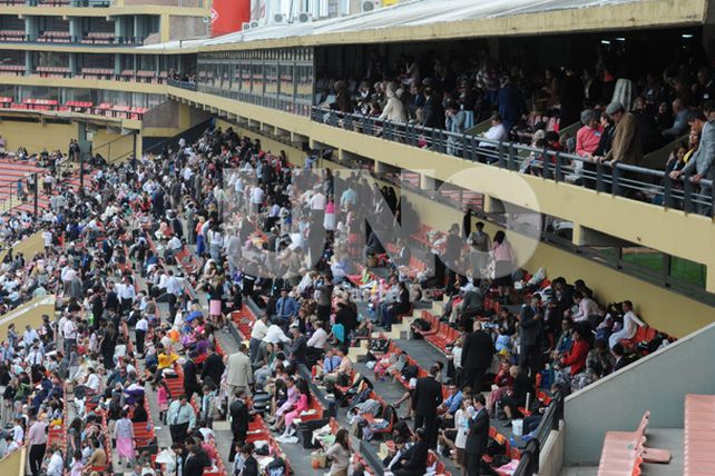 Asamblea de Testigos de Jehová congrega a más de 8.000 personas