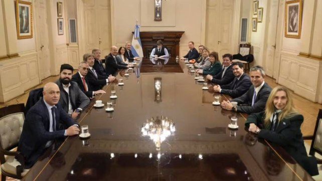 Javier Milei hablará en cadena nacional el jueves sobre el tema Malvinas