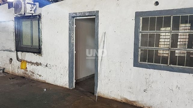 Les robaron cuatro veces en 15 días. Ya les sacaron todas las ventanas y la puerta que da a la calle.