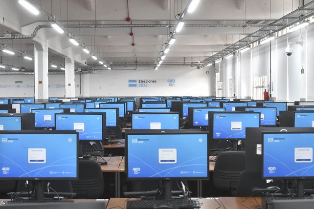 Estiman que el escrutinio será de largo aliento y se difundirá cuando haya tendencia consolidada