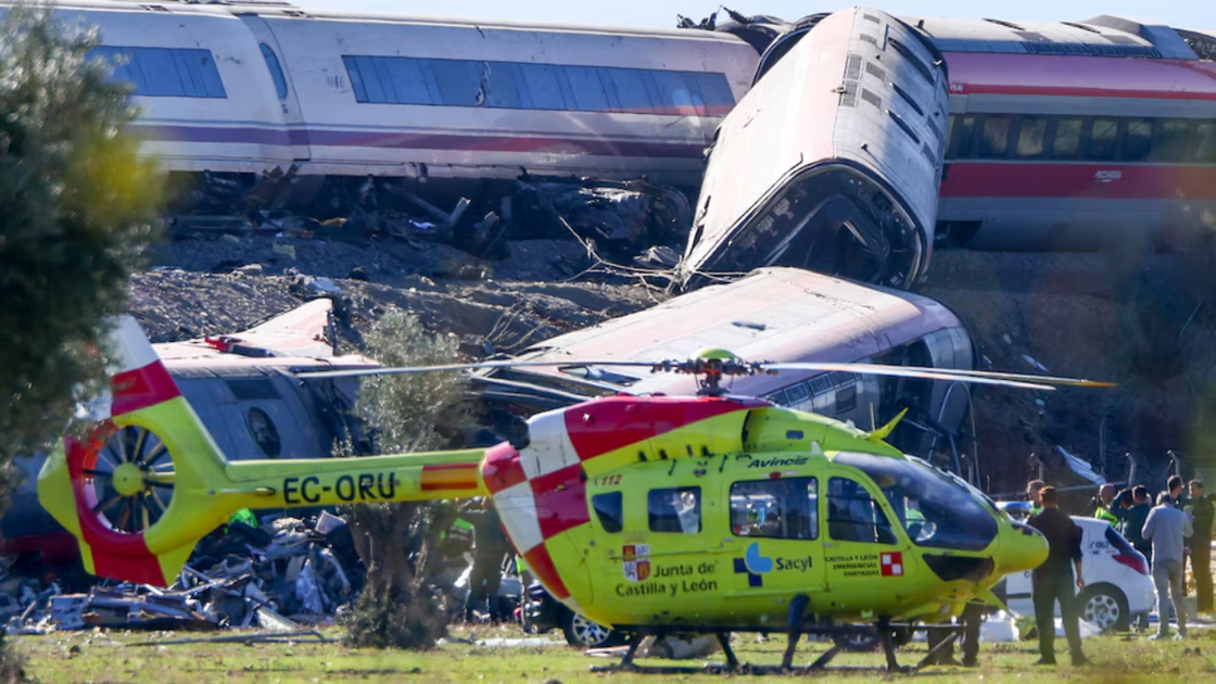 Accidente ferroviario en España: Cancillería expresó sus condolencias y activó el consulado en Madrid