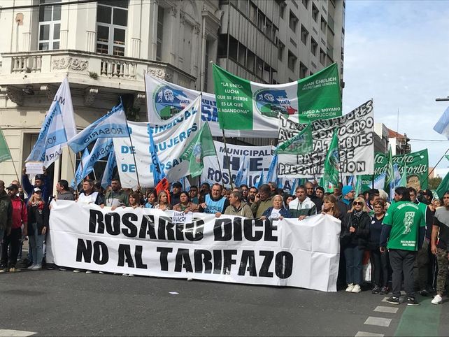 Los gremios marcharon por las calles céntricas hacia la Bolsa de Comercio