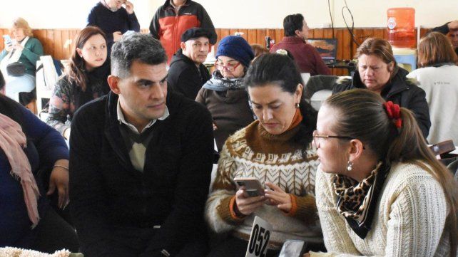 En el marco de la paritaria docente Agmer aceptó la oferta del gobierno pero la declaró insuficiente y distorsiva.