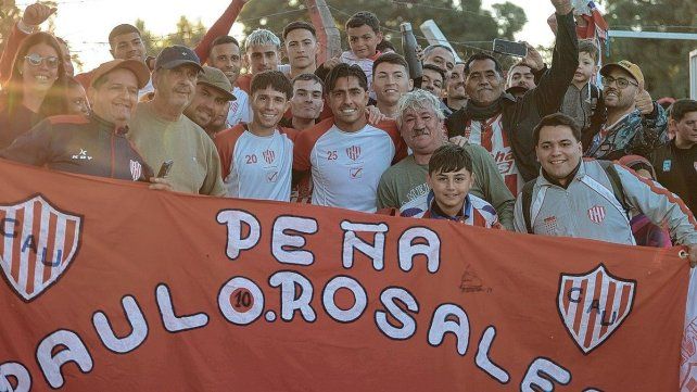 El plantel de Unión recibió a los hinchas que conforman la peña Paulo Rosales.