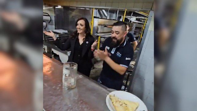 Villarruel visitó una tradicional pizzería porteña y otra vez encendió la grieta