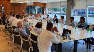 Los dirigentes de los clubes se reunieron en Puerto Madero. Estuvo el vice de Central, Ricardo Carloni.