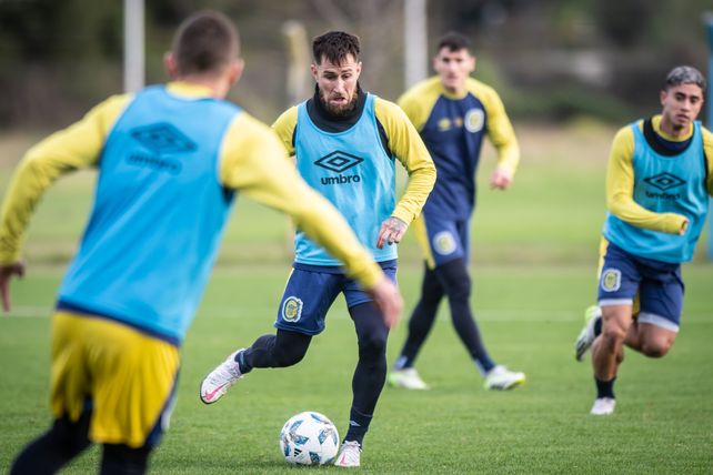 Jonatan Gómez ingresó en el entretiempo ante Inter, pero con Sarmiento irá desde el arranque.