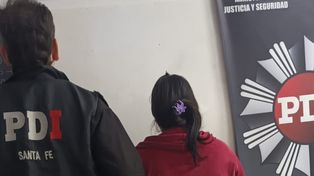 Barrio Las Flores: detienen a una mujer que junto a su pareja realizaba extorsiones a comerciantes