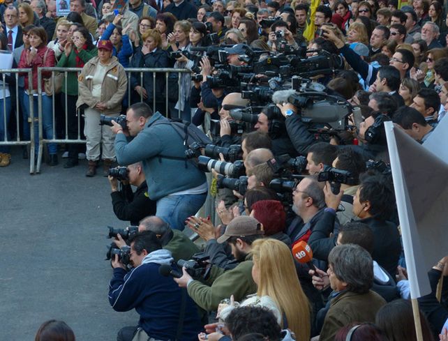 Todas las imágenes del emotivo acto que convocó a una multitud en Salta y Oroño
