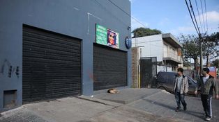 Cinco chicos heridos, uno grave, en un tiroteo frente a un boliche en Parque Field