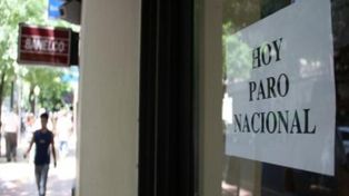 La Bancaria lanzó un paro de 24 horas que afectará a tres entidades financieras.