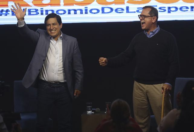 Festejo efímero. El candidato Andrés Arauz