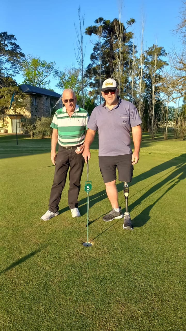 Fernando Gazola (foto) es el profesor de golf adaptado de Sergio Colonna