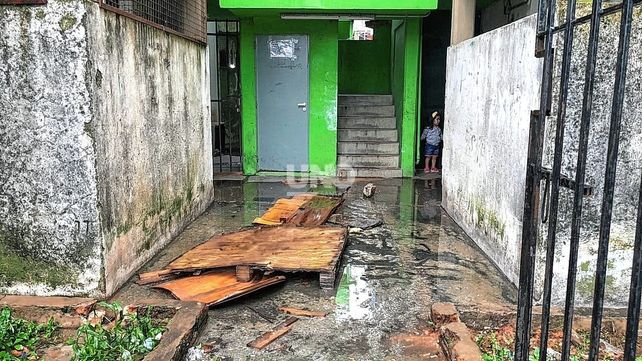 Repugnante. Es la situación que atraviesan hace ya 10 días los habitantes del Fonavi Don Bosco de barrio San José con las cloacas rebalsadas.&nbsp;