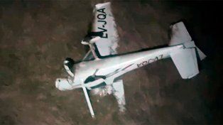 Un avión despegó desde Paraná y, por una falla del motor, los pilotos tuvieron que aterrizar de urgencia. Fueron evacuados por Prefectura Naval Argentina