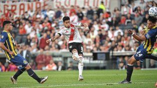River no puede con Central en el Monumental.