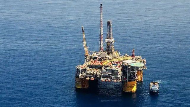 El Gobierno nacional aprobó la exploración de dos bloques de petróleo a unos 200 kilómetros de la costa de Mar del Plata&nbsp; por parte de la petrolera Shell