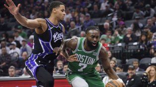 El líder Boston Celtics derrotó a Sacramento Kings en la NBA