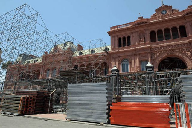 Comenzaron los preparativos para la reasunción de Cristina Fernández
