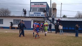 Los jugadores de Central Córdoba se fueron con la cabeza gacha del estadio Claudio Turco García de Venado Tuerto. Afuera de la Copa Santa Fe.