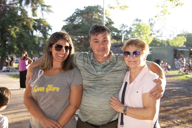 Valeria Maxera, Eugenio Bassignani y Helena Legarreta