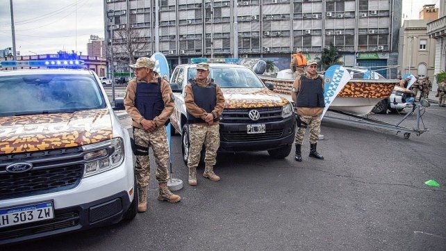Rogelio Frigerio entregó nuevos vehículos y equipamiento para la Policía de Entre Ríos.