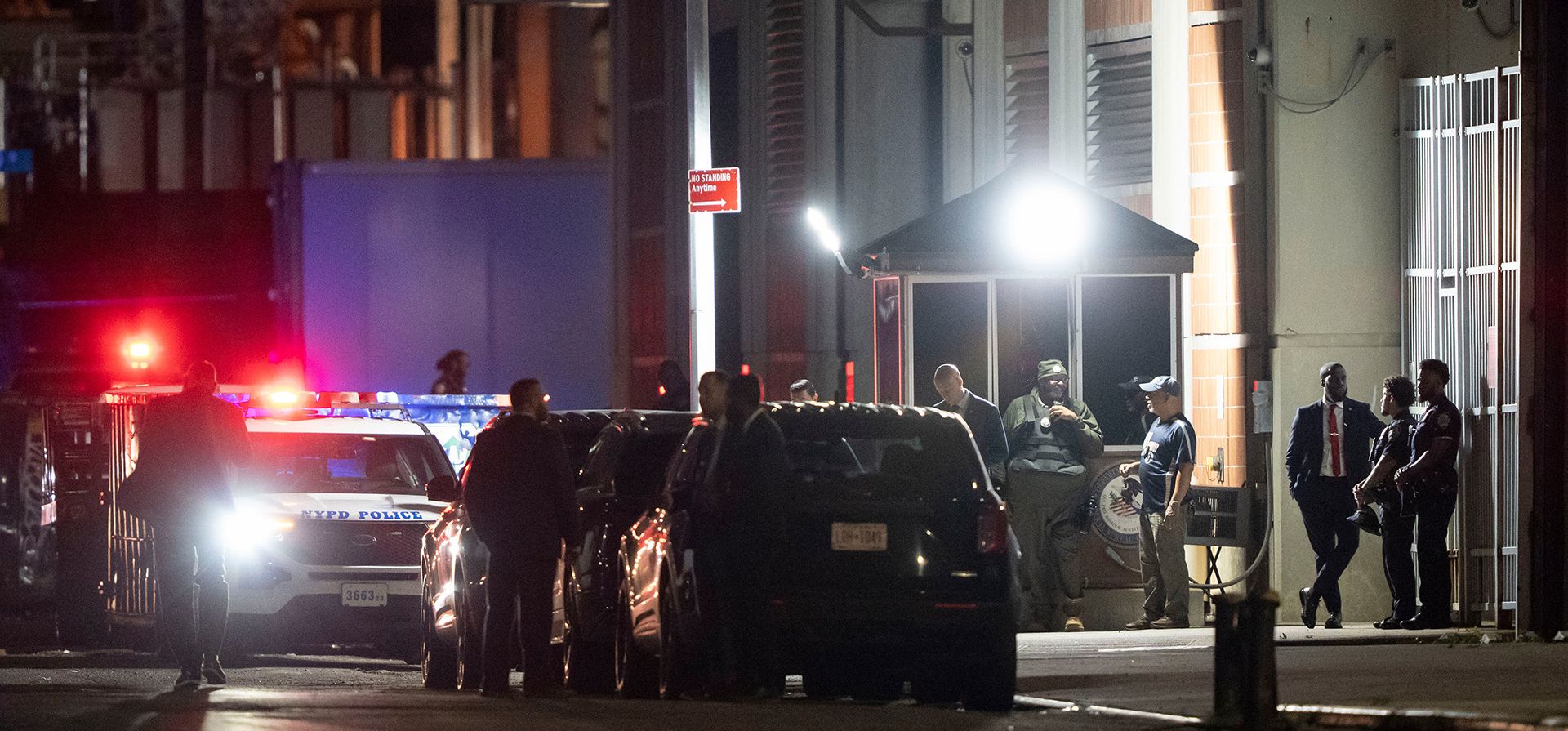 Agentes del orden público permanecen apostados frente al Centro de Detención Metropolitano antes de una audiencia preliminar en el caso de narcotráfico del expresidente venezolano Nicolás Maduro, el miércoles 22 de julio de 2026, en el distrito de Brooklyn, Nueva York. (Foto AP/Yuki Iwamura) Agentes del orden público permanecen apostados frente al Centro de Detención Metropolitano antes de una audiencia preliminar en el caso de narcotráfico del expresidente venezolano Nicolás Maduro, el miércoles 22 de julio de 2026, en el distrito de Brooklyn, Nueva York. (Foto AP/Yuki Iwamura)