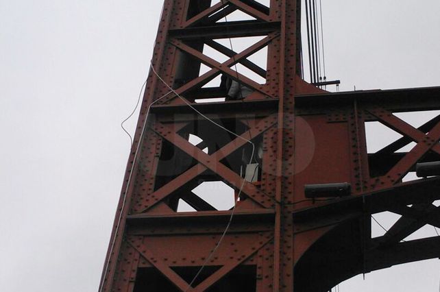 Un hombre amenazó con arrojarse desde el Puente Colgante