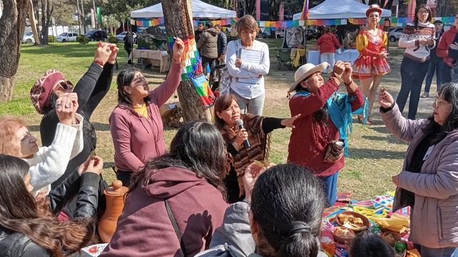 Rosario celebró la Fiesta de la Pachamama en la plaza de los Pueblos Originarios