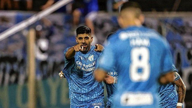 Atlético Tucumán venció a Sportivo Barracas.