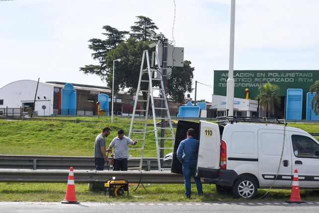 Montaje. Los equipos duraron muy poco tiempo en condiciones. Fueron vandalizados en forma reiterada sobre Circunvalación.
