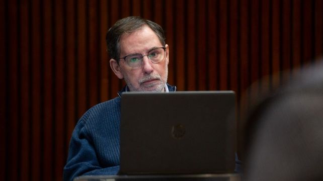 El político socialista Jorge Rivas podrá volver a hablar con su voz natural reproducida en una computadora.
