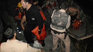 Persiste el fuego en el barco argentino que colision&oacute; con otro en el r&iacute;o Paraguay