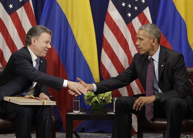Proceso de paz. Tras presentar el documento firmado con las Farc